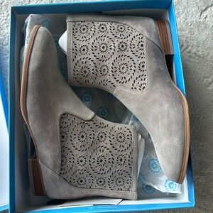 NIB. Jack Rogers size 8.5 booties